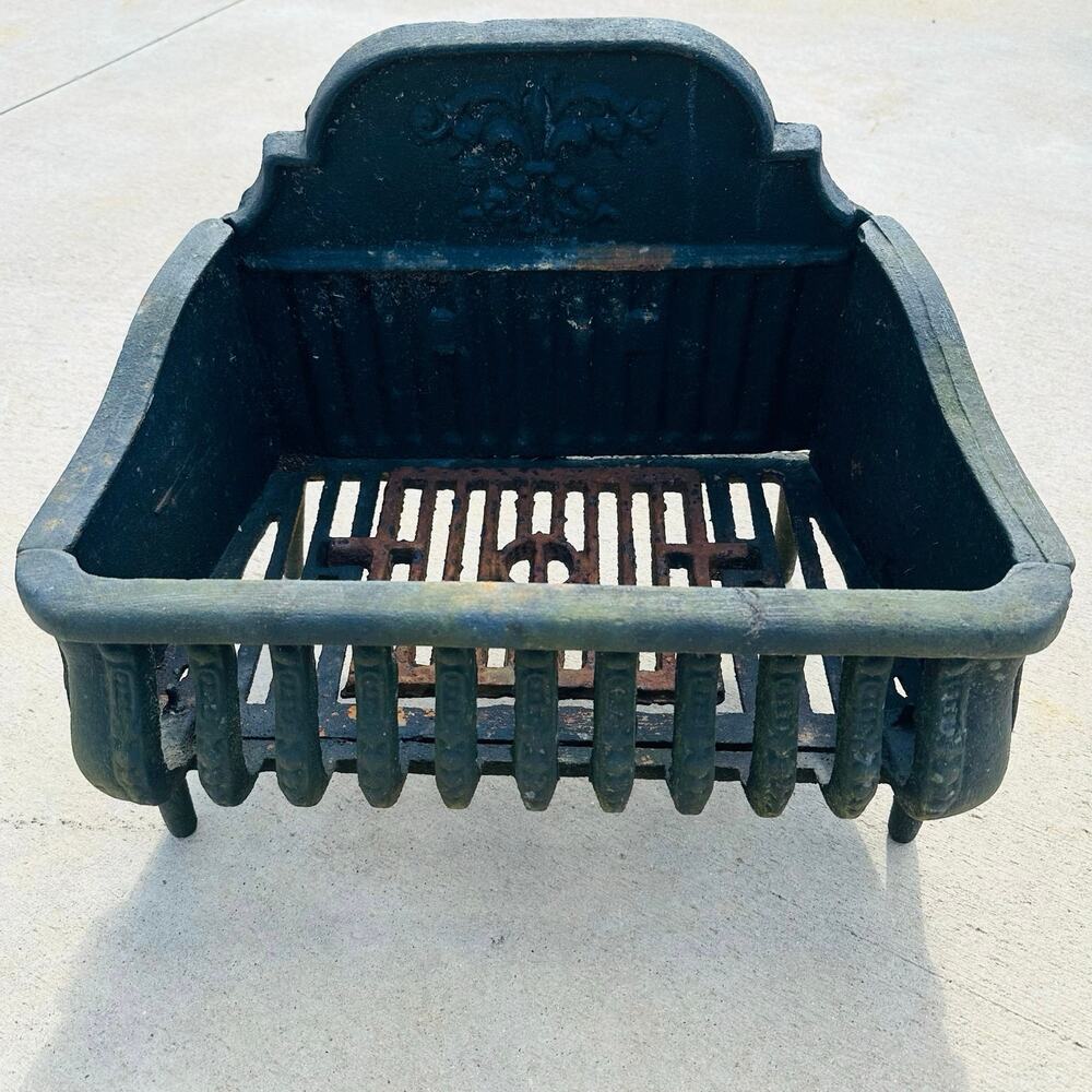 Antique Victorian Cast Iron Fireplace Coal Basket / Cradle Grate – Fleur-de-Lis